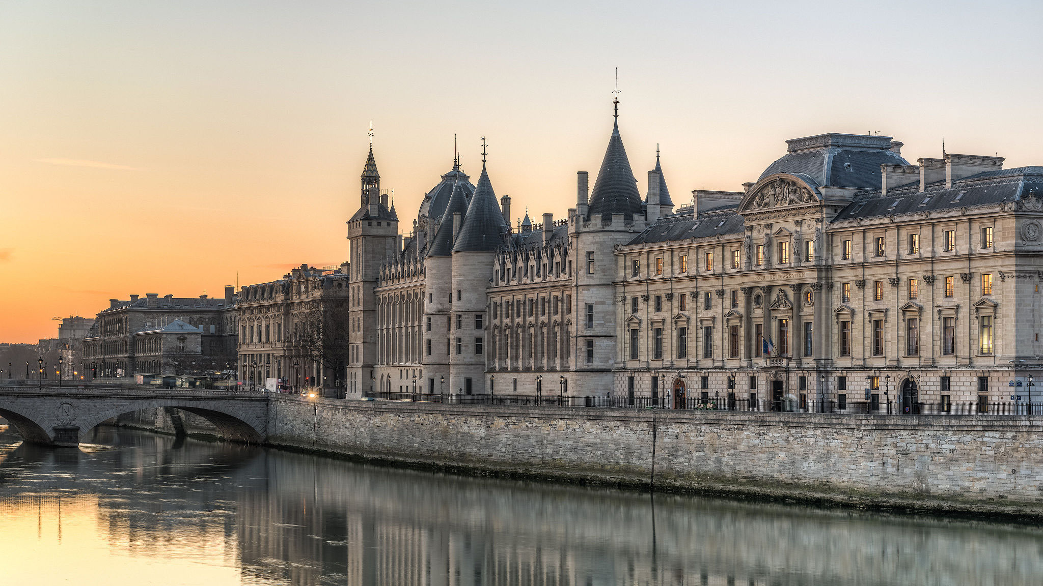 A Conciergerie e Sainte-Chapelle